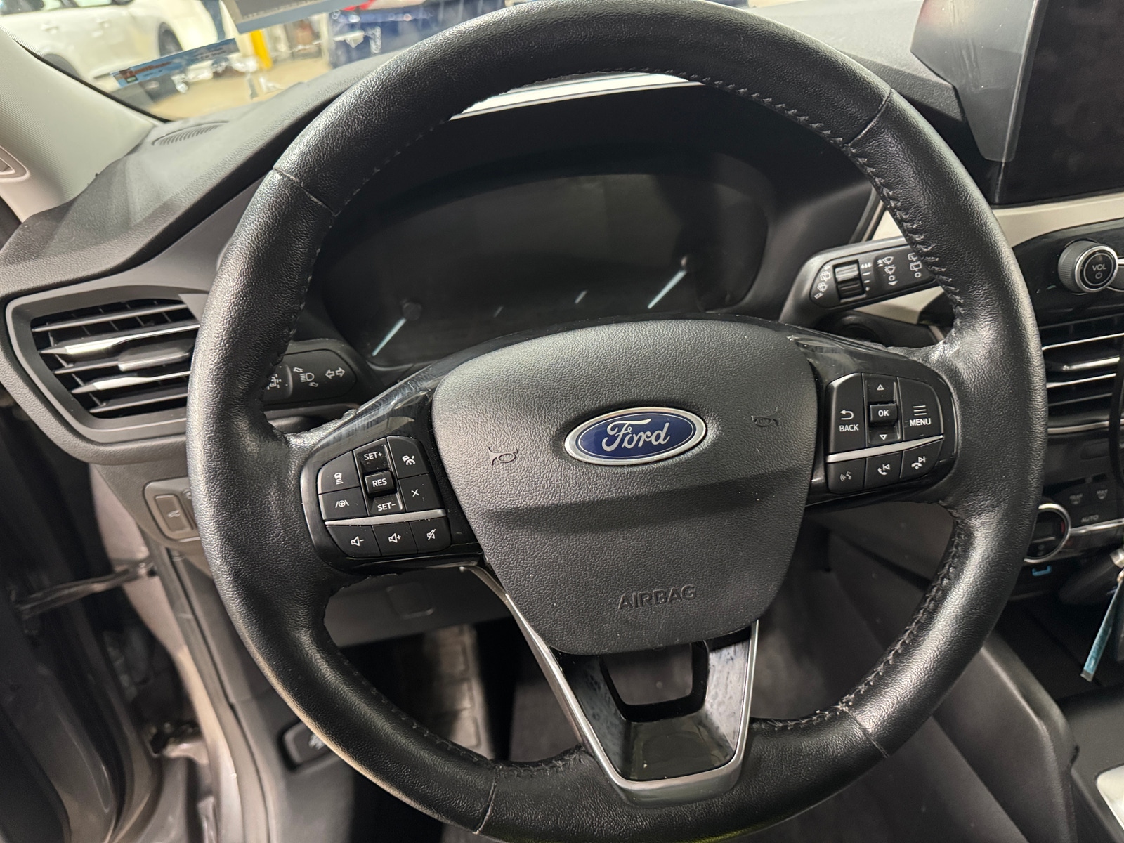 Thumbnail: 2021 Ford Escape - 4
