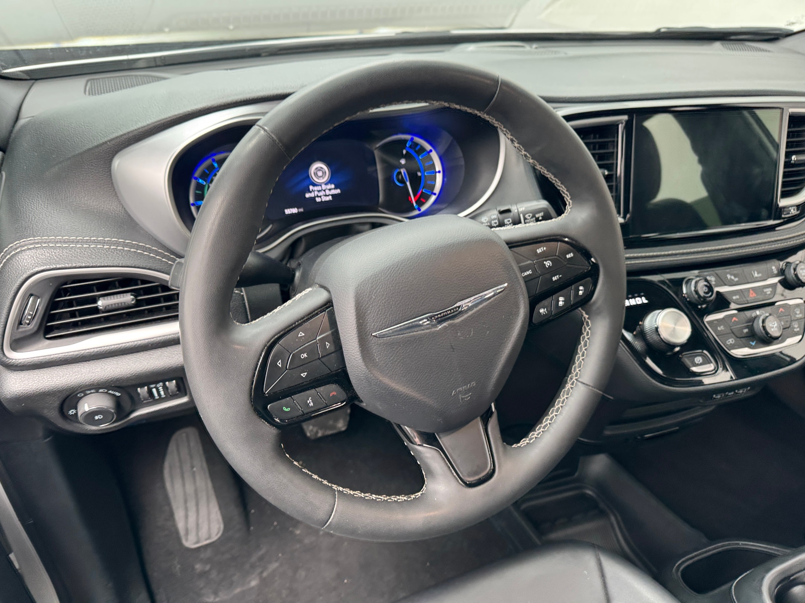 Thumbnail: 2024 Chrysler Pacifica - 4