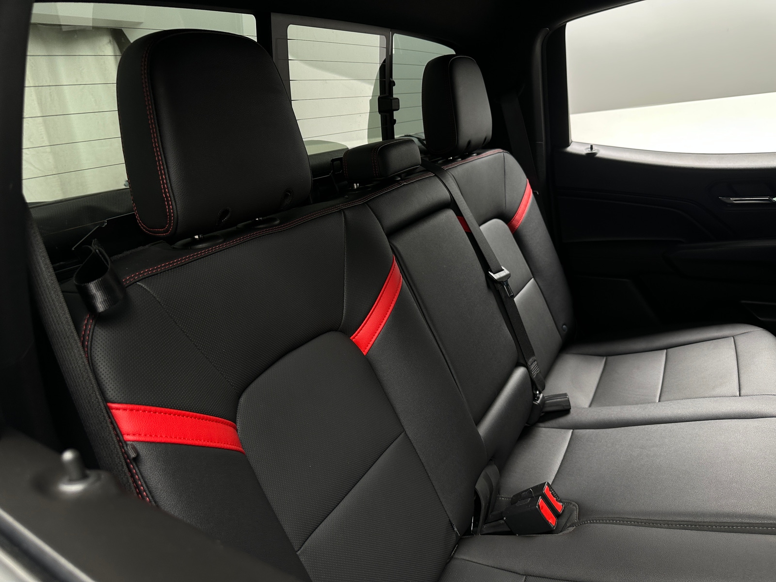 Thumbnail: 2023 Chevrolet Colorado - 5