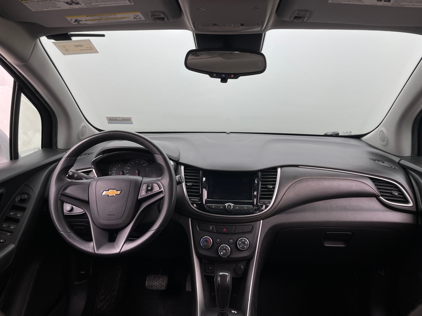 Thumbnail: 2018 Chevrolet Trax - 3