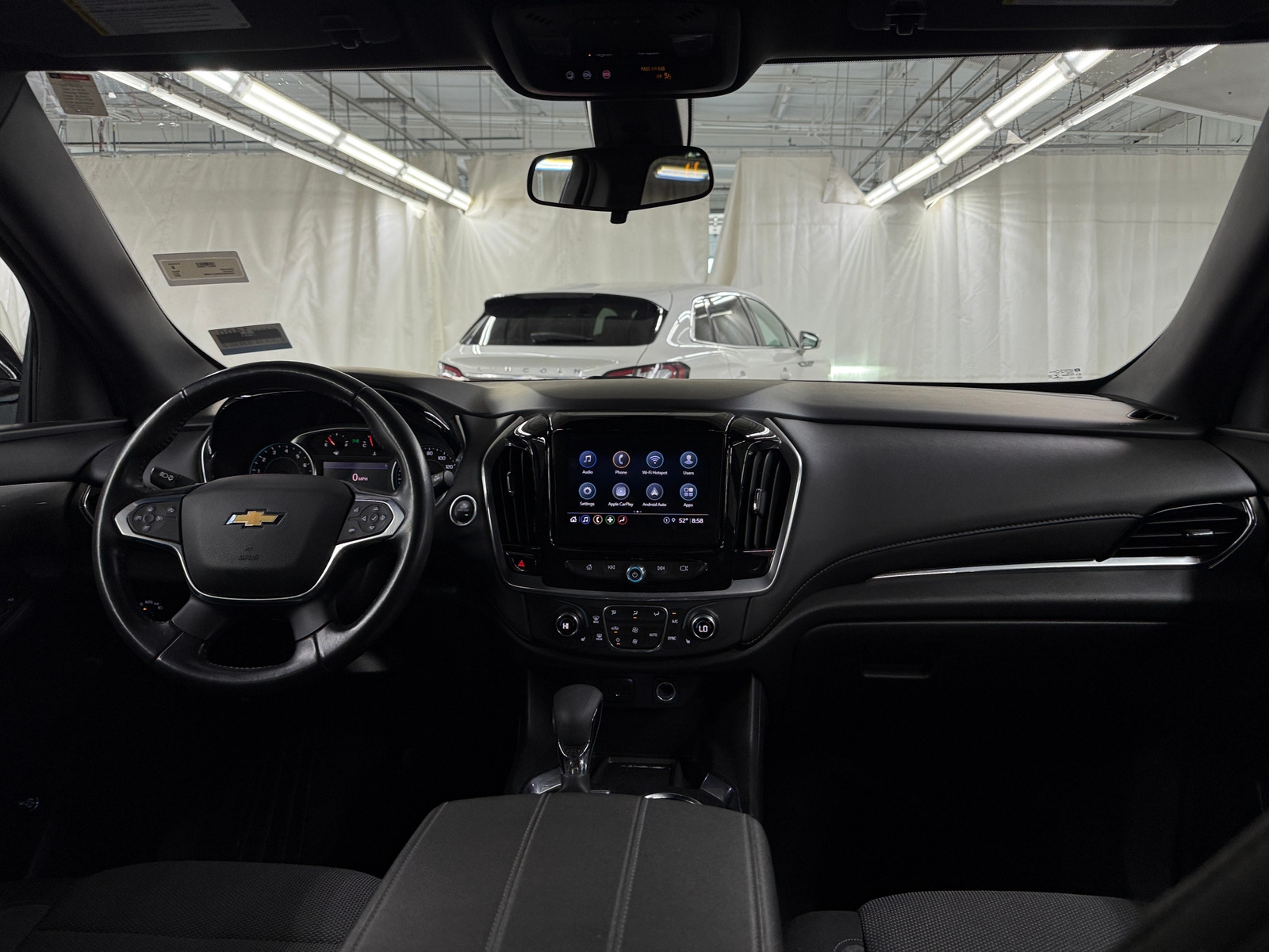 Thumbnail: 2022 Chevrolet Traverse - 3