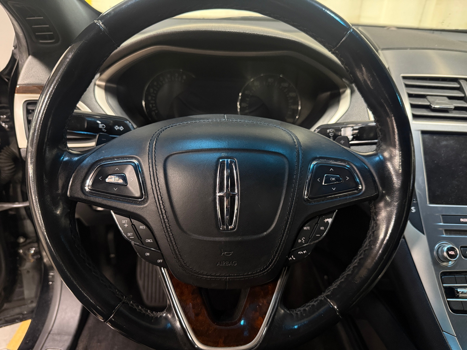 Thumbnail: 2018 Lincoln MKZ - 4