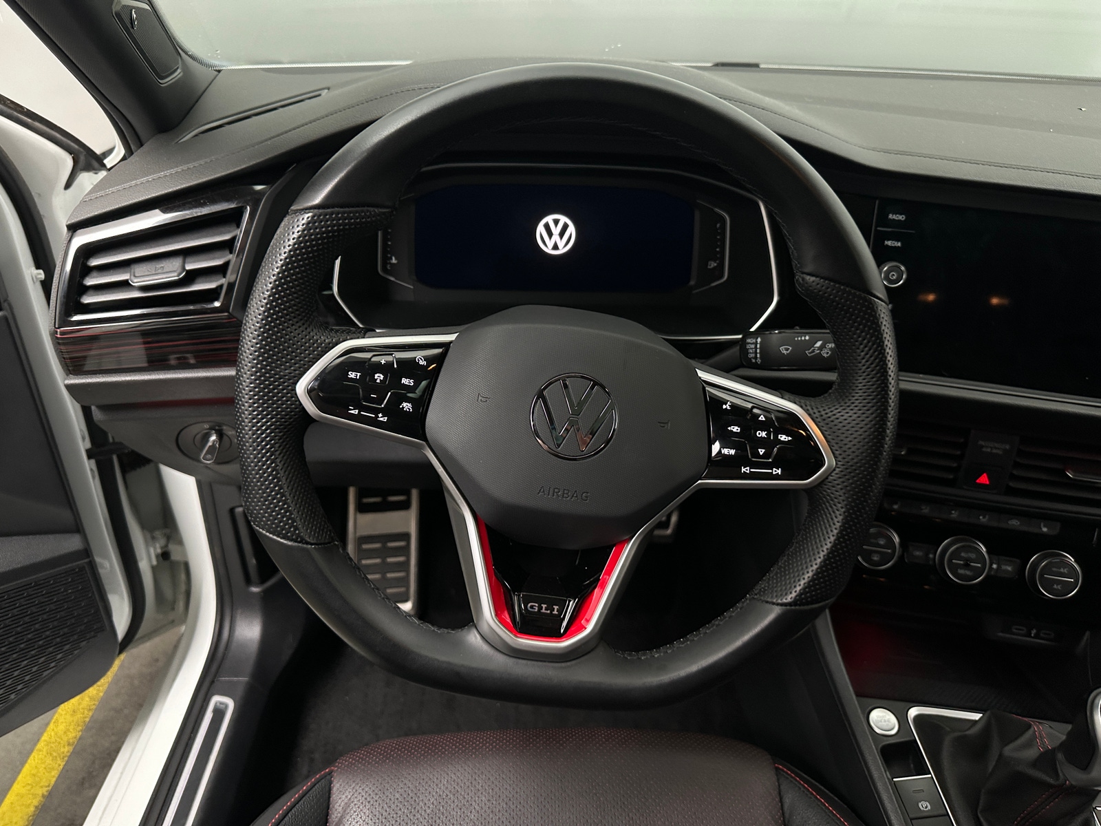 Thumbnail: 2023 Volkswagen Jetta - 4