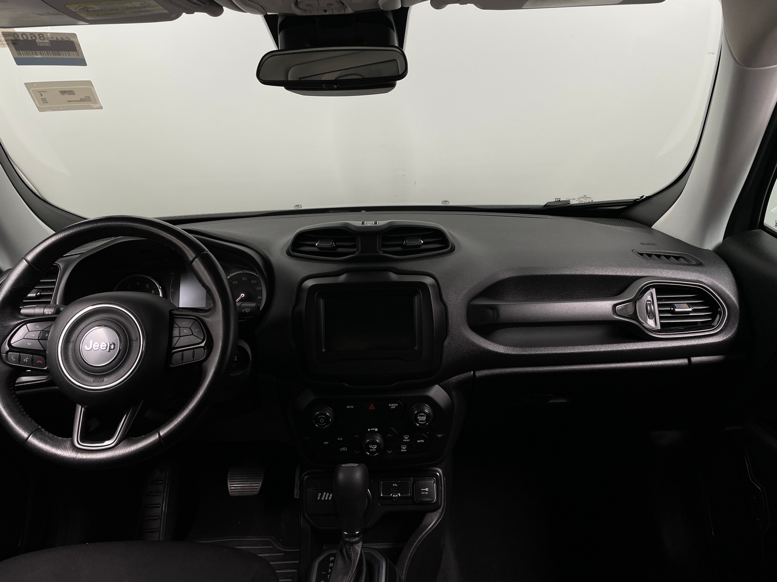 Thumbnail: 2019 Jeep Renegade - 3