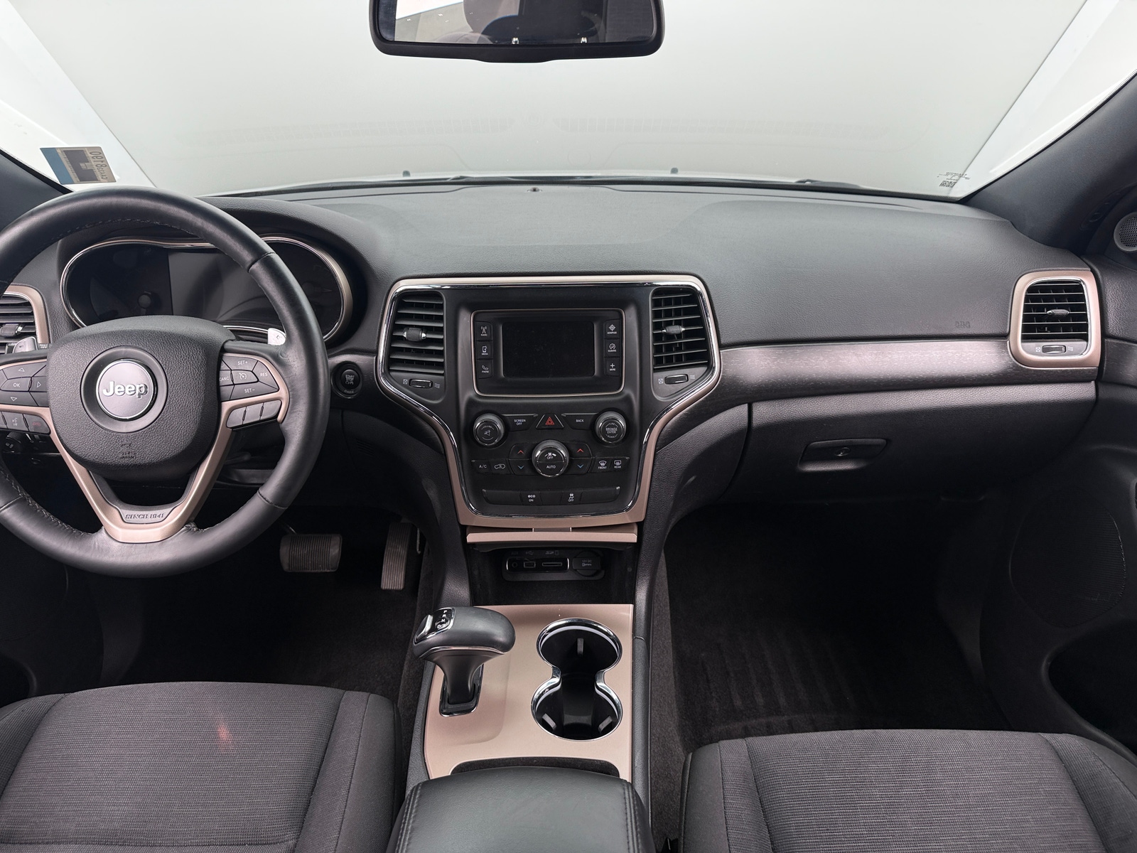 Thumbnail: 2015 Jeep Grand Cherokee - 3