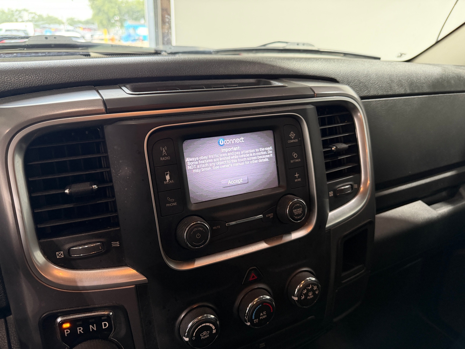 Thumbnail: 2021 RAM 1500 Classic - 4