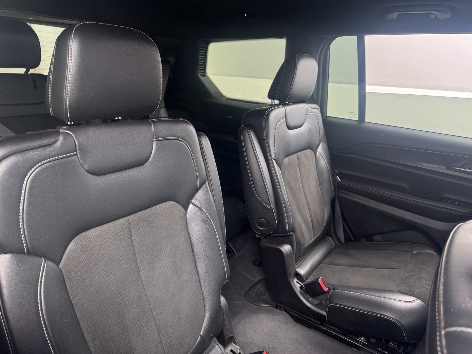 Thumbnail: 2023 Jeep Grand Cherokee L - 5