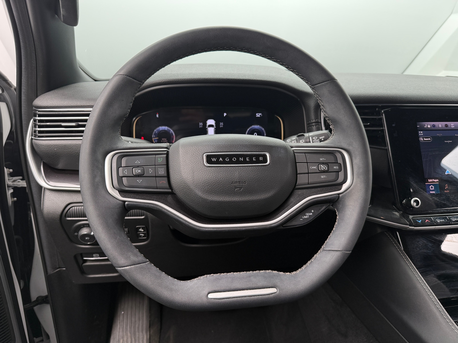 Thumbnail: 2022 Jeep Wagoneer - 4