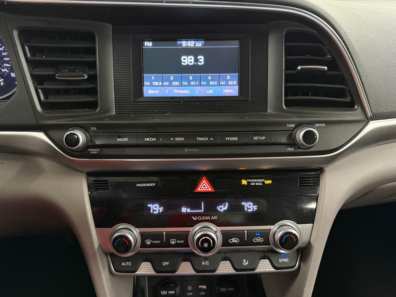 Thumbnail: 2020 Hyundai Elantra - 4