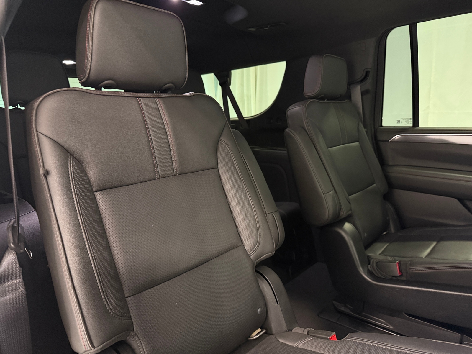 Thumbnail: 2022 Chevrolet Suburban - 5