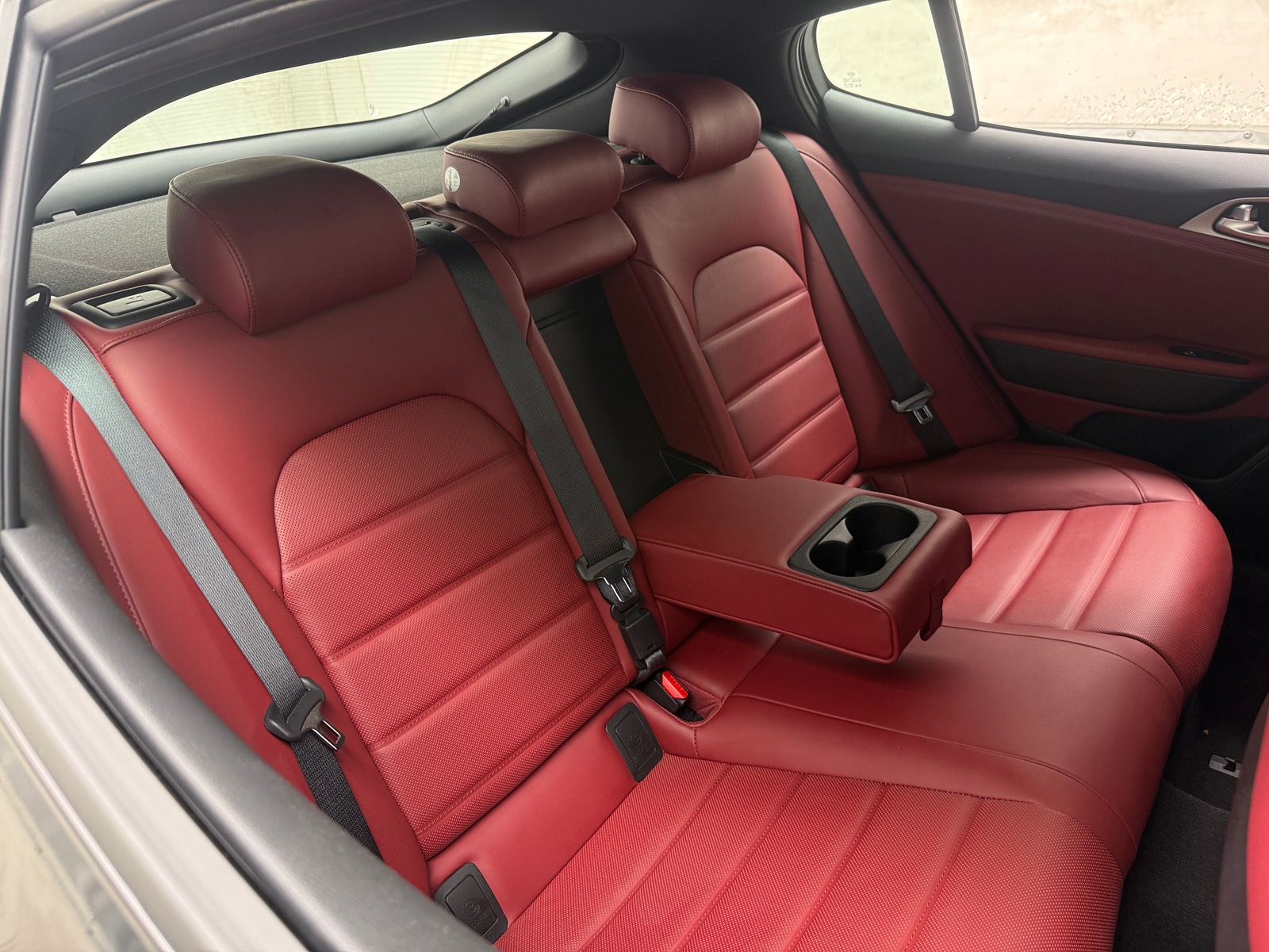 Thumbnail: 2018 Kia Stinger - 5
