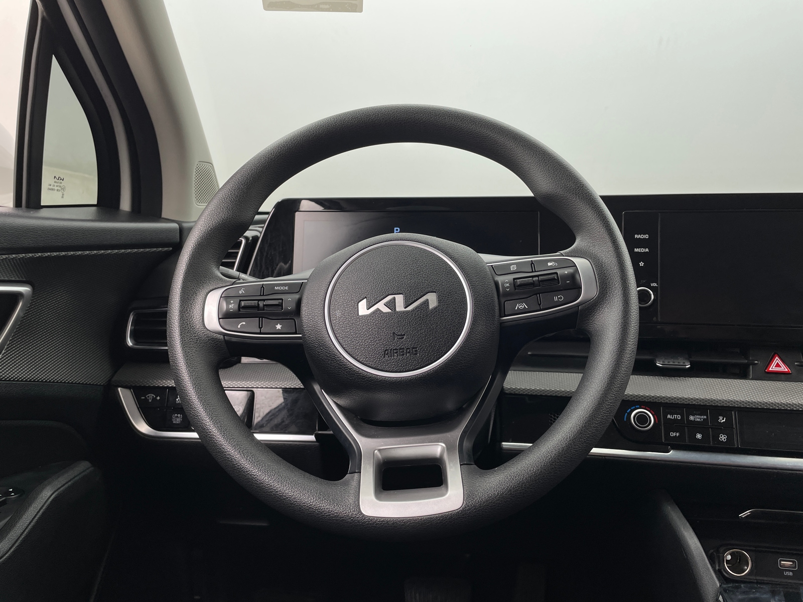 Thumbnail: 2023 Kia Sportage - 5