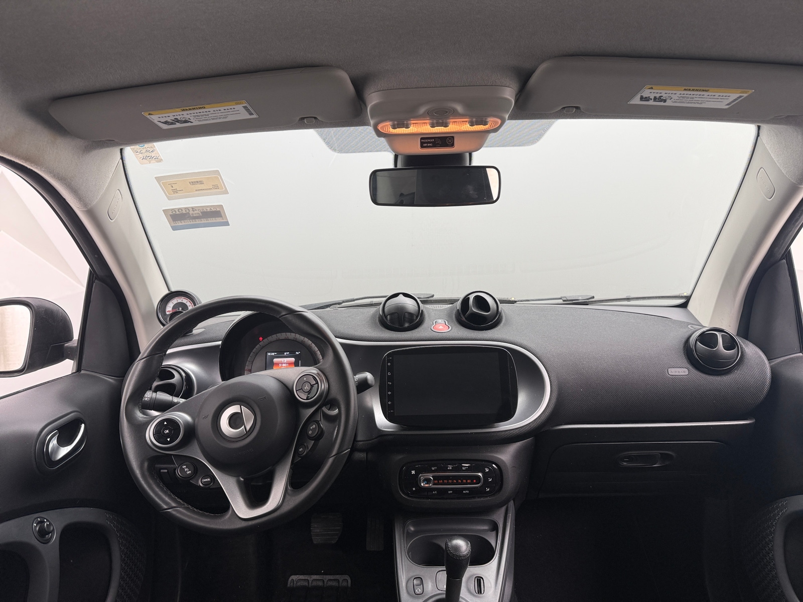 Thumbnail: 2016 smart fortwo - 3
