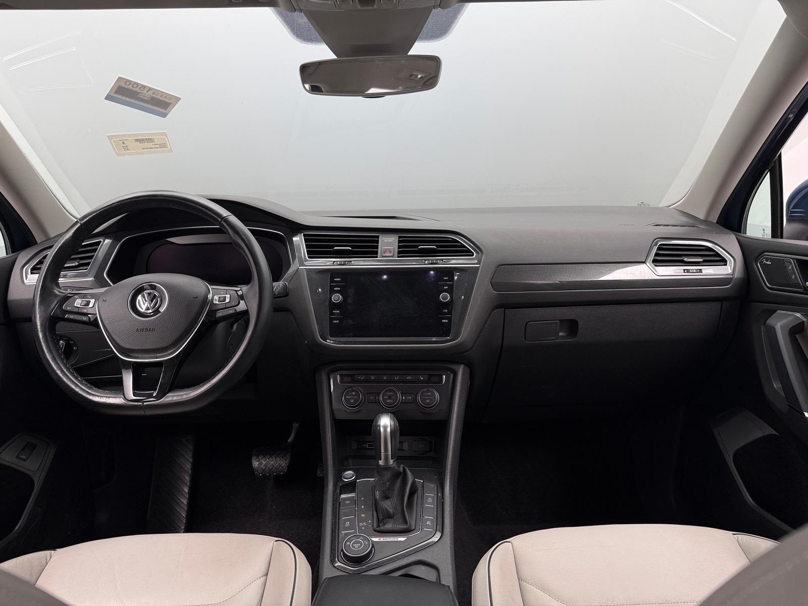 Thumbnail: 2018 Volkswagen Tiguan - 2