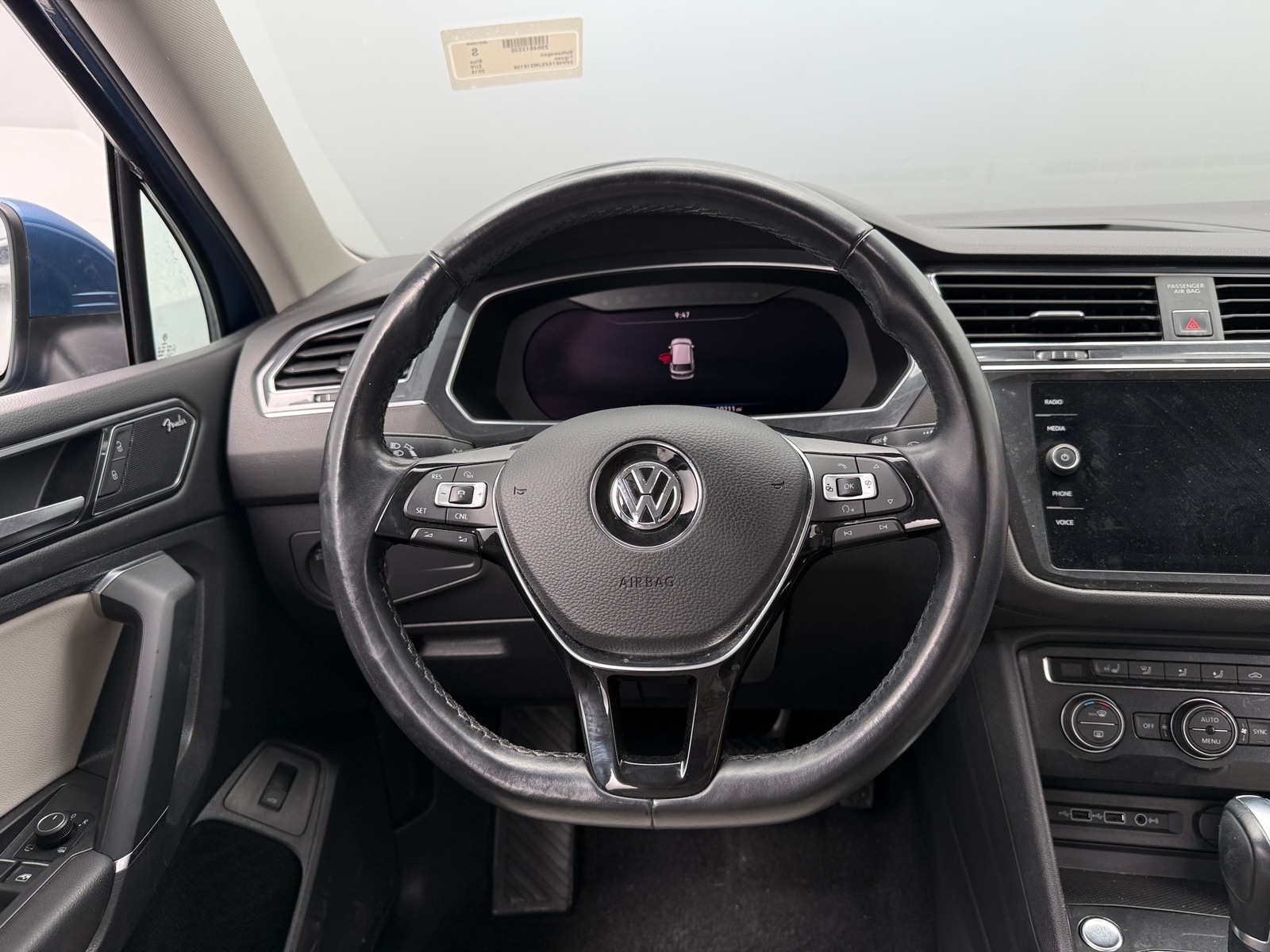 Thumbnail: 2018 Volkswagen Tiguan - 4