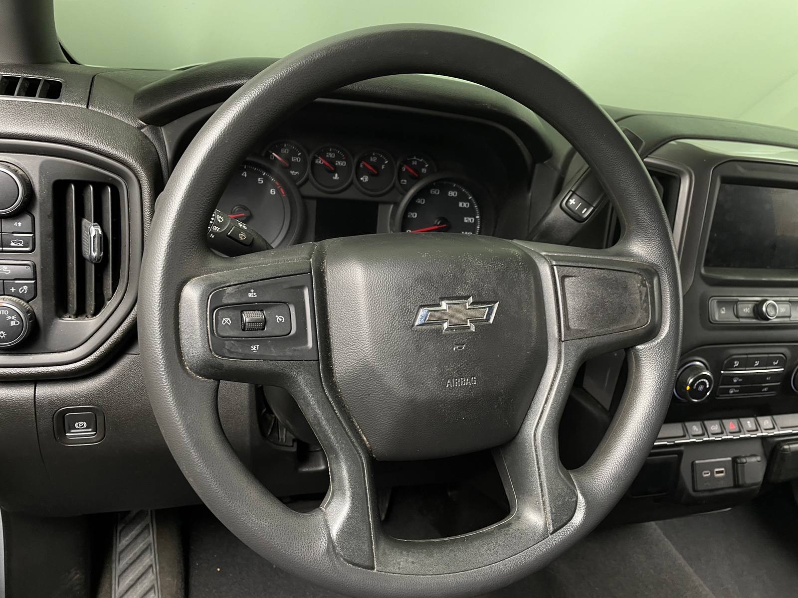 Thumbnail: 2022 Chevrolet Silverado 1500 - 5