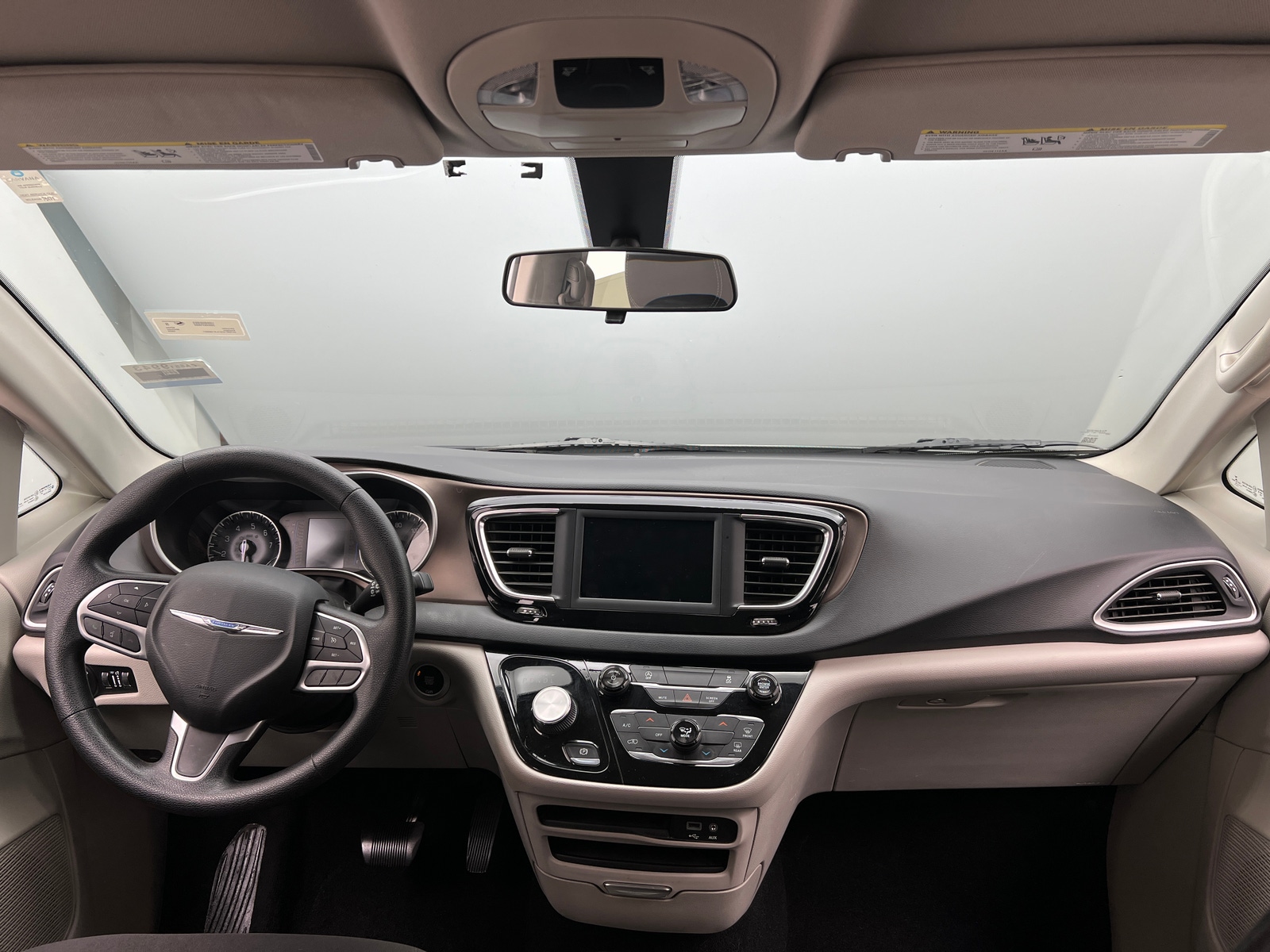 Thumbnail: 2020 Chrysler Voyager - 3