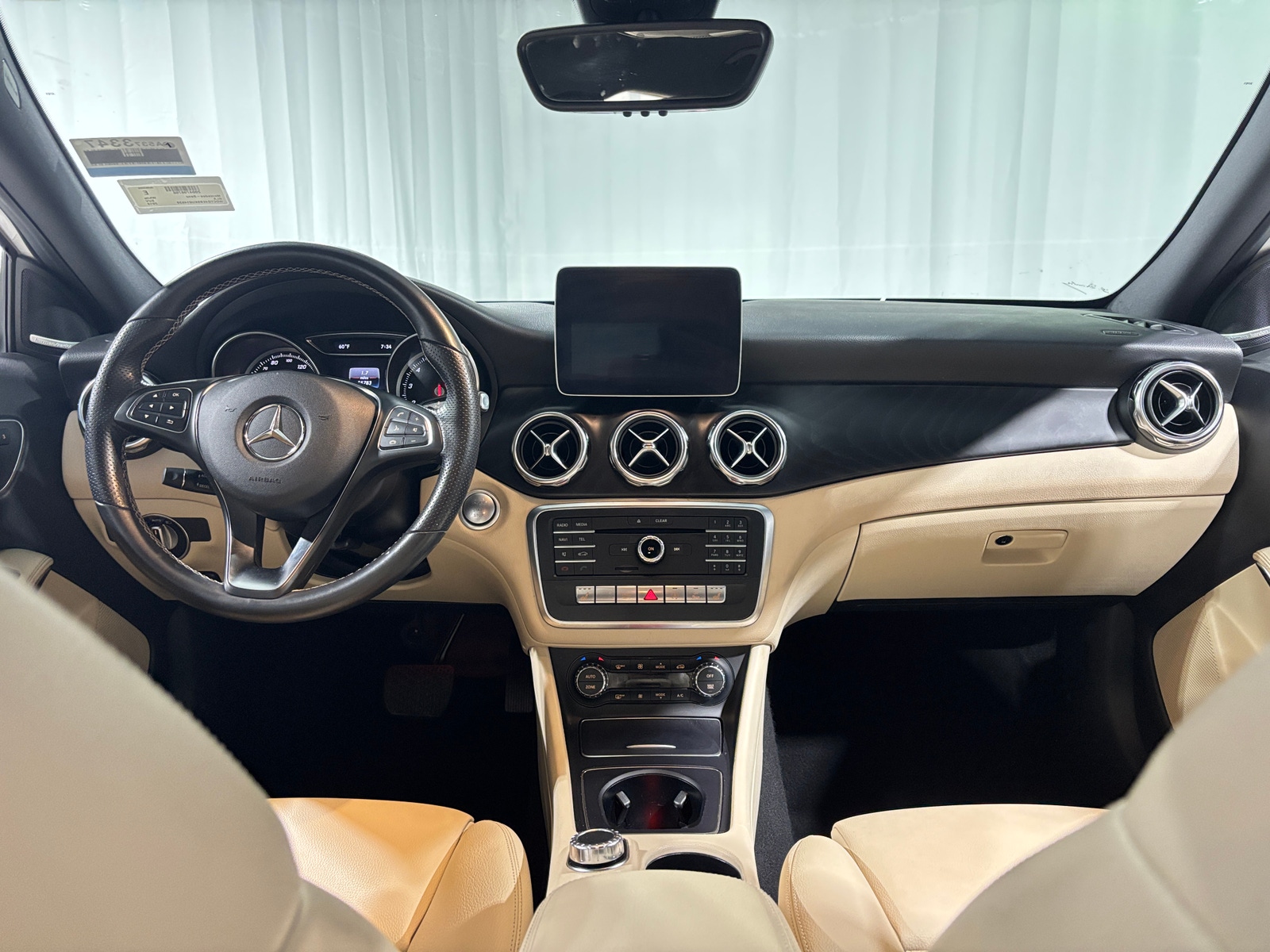 Thumbnail: 2019 Mercedes-Benz GLA - 3