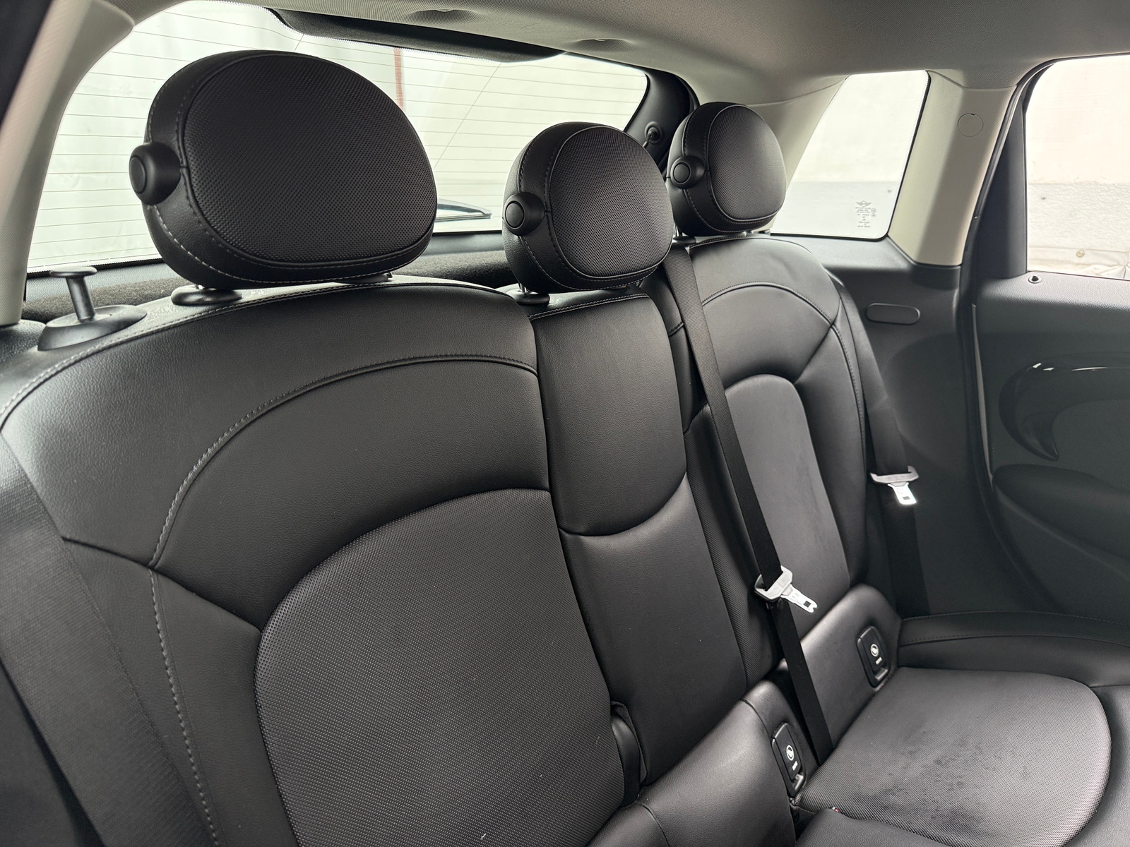 Thumbnail: 2016 MINI Cooper Hardtop - 5