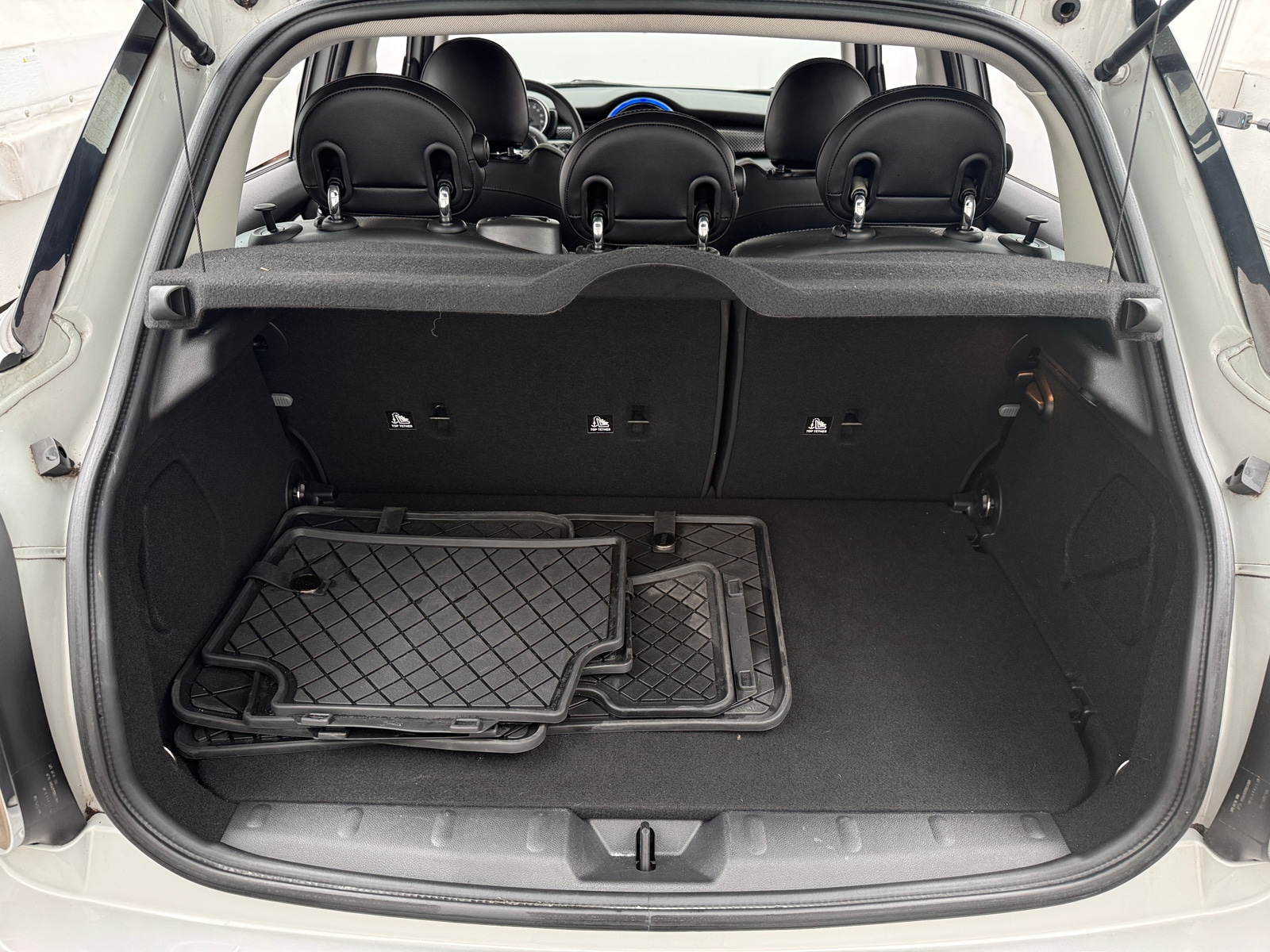 Thumbnail: 2016 MINI Cooper Hardtop - 6