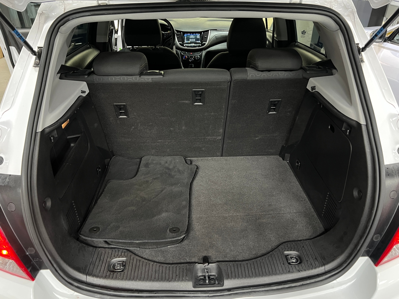 Thumbnail: 2018 Chevrolet Trax - 7