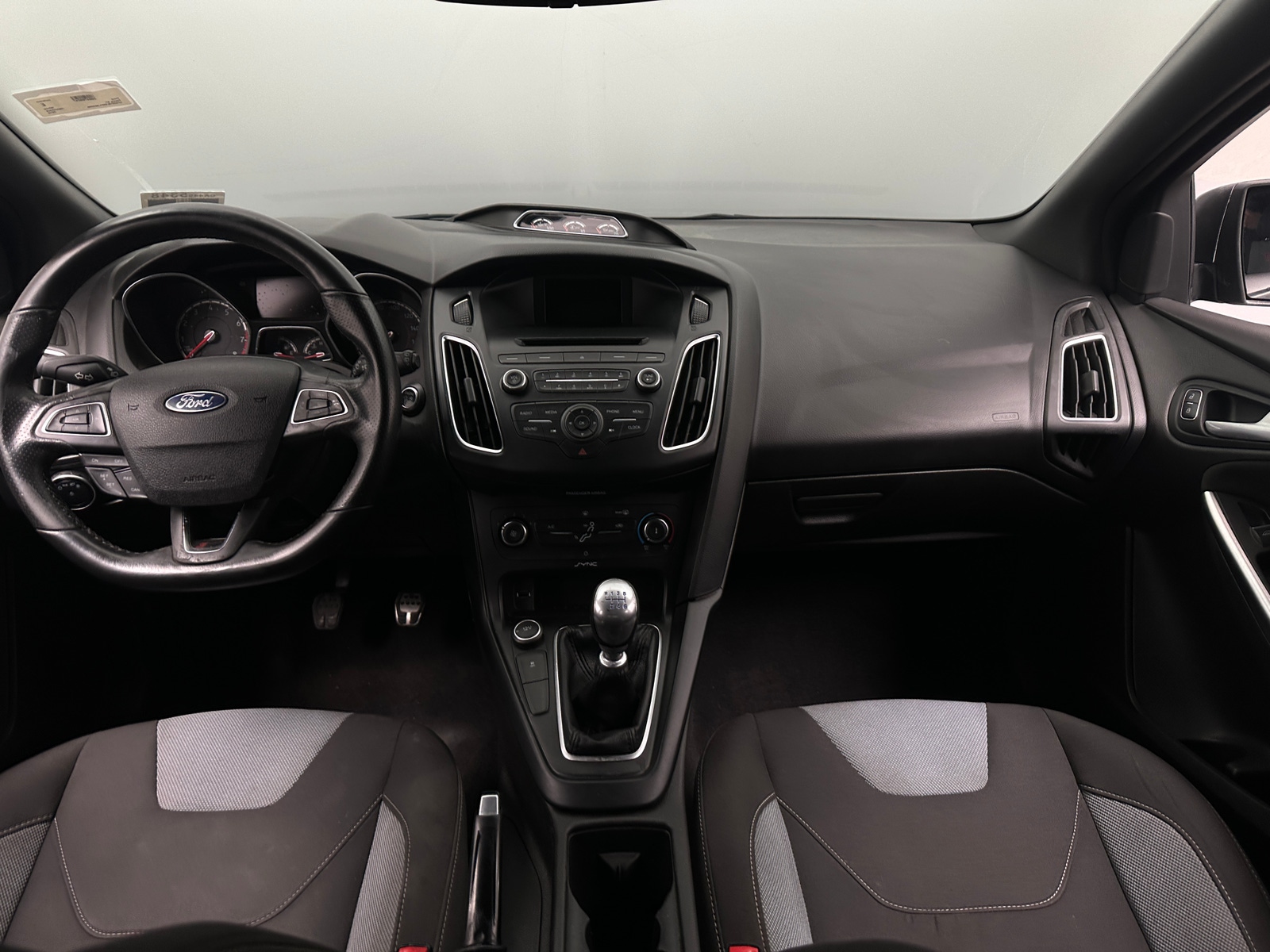 Thumbnail: 2015 Ford Focus - 3