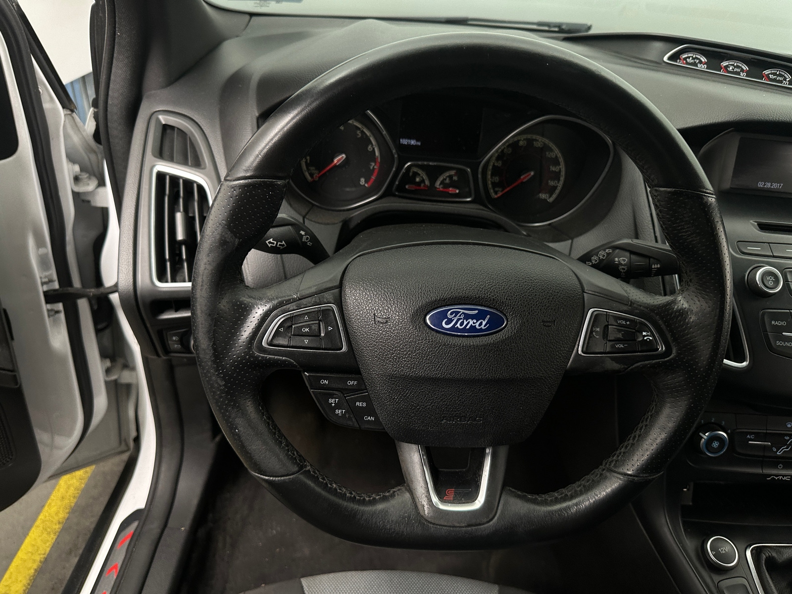 Thumbnail: 2015 Ford Focus - 5