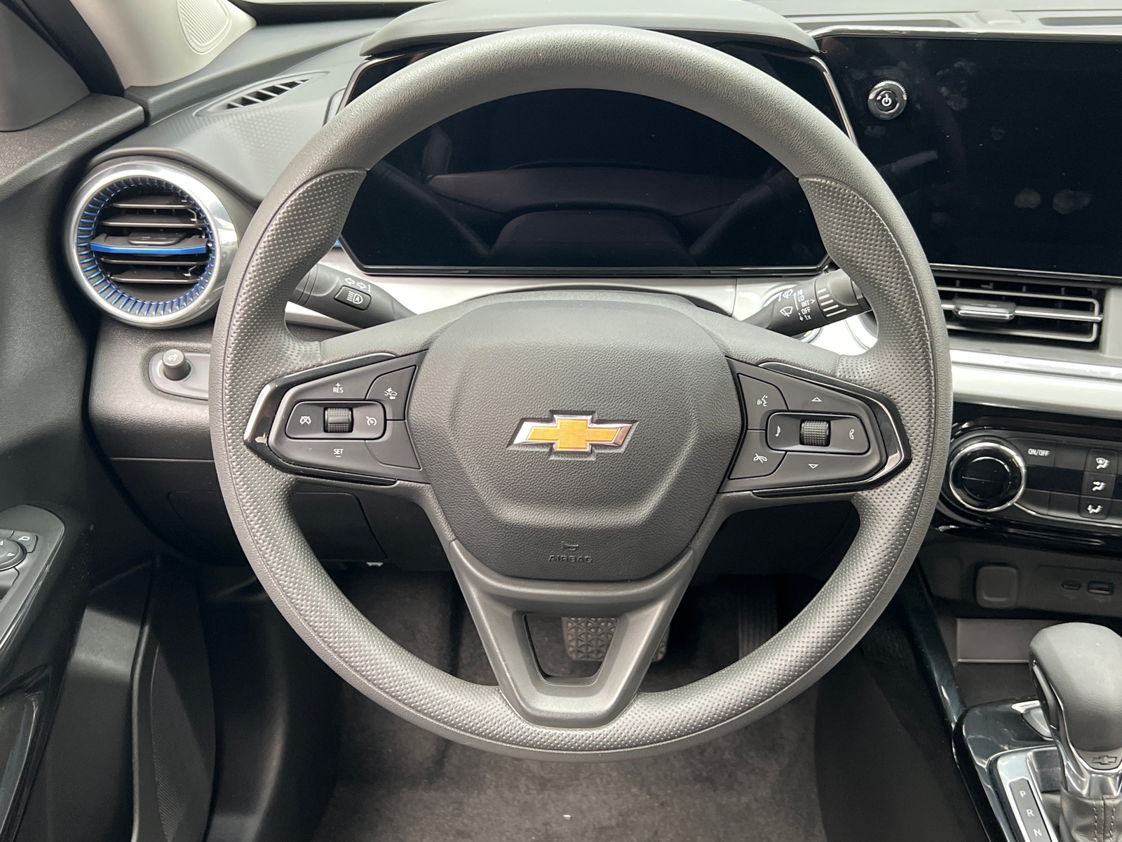 Thumbnail: 2025 Chevrolet Trax - 5