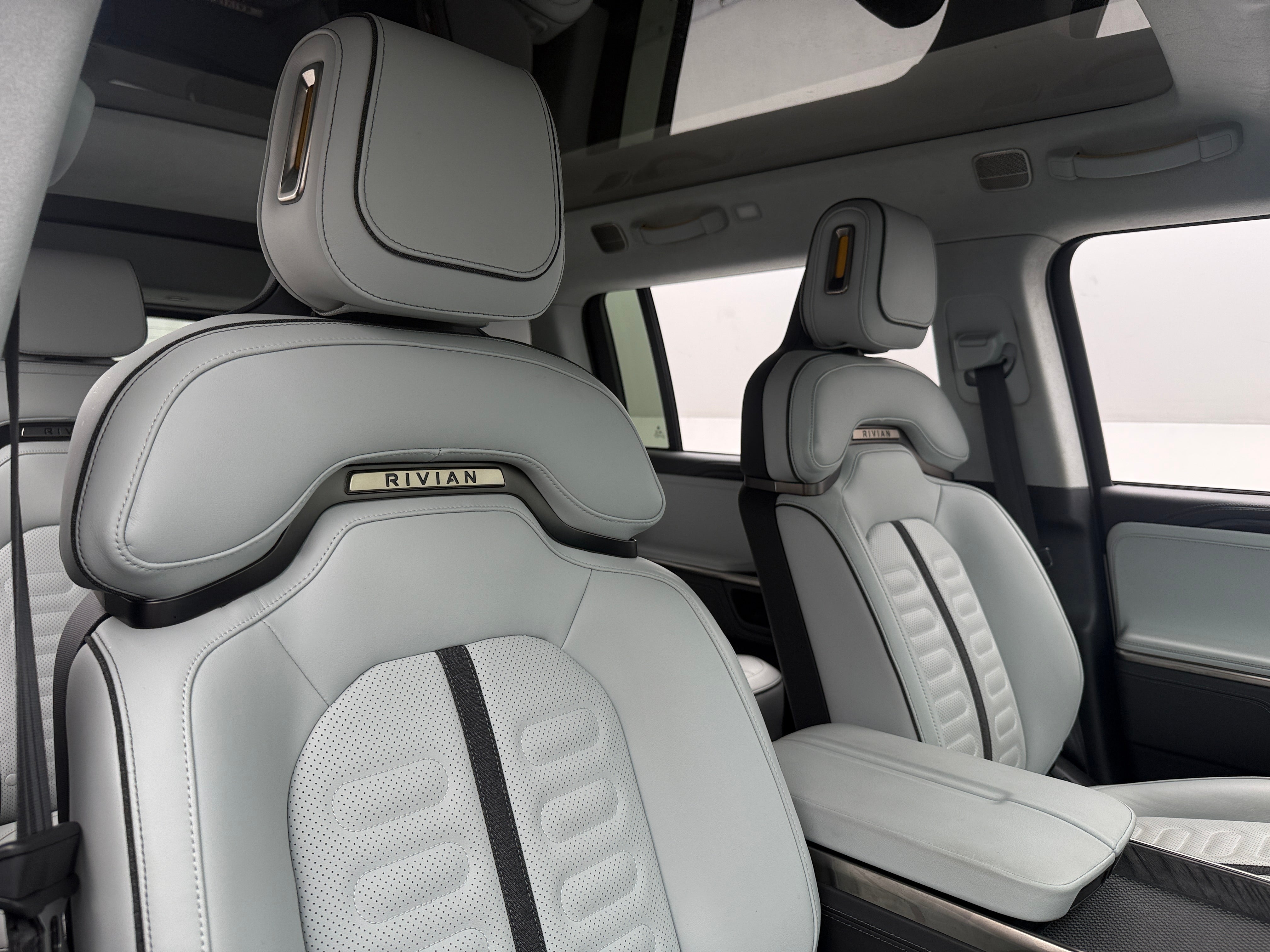 Used 2024 Rivian R1S Adventure with VIN 7PDSGABA8RN033272 for sale in Auburn, WA