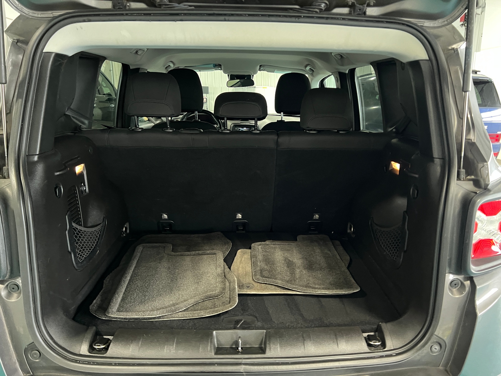 Thumbnail: 2016 Jeep Renegade - 7