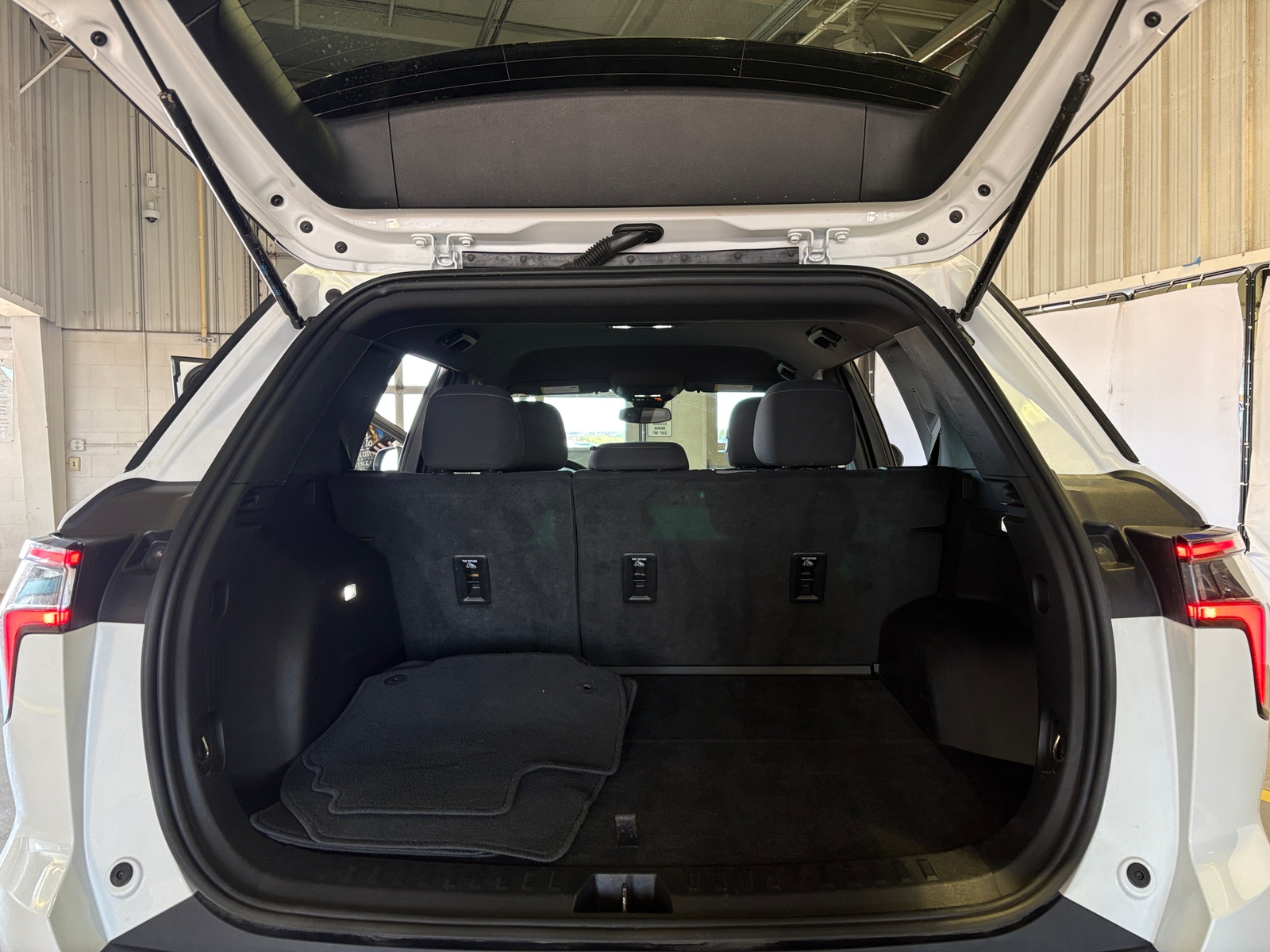 Thumbnail: 2025 Chevrolet Equinox - 7