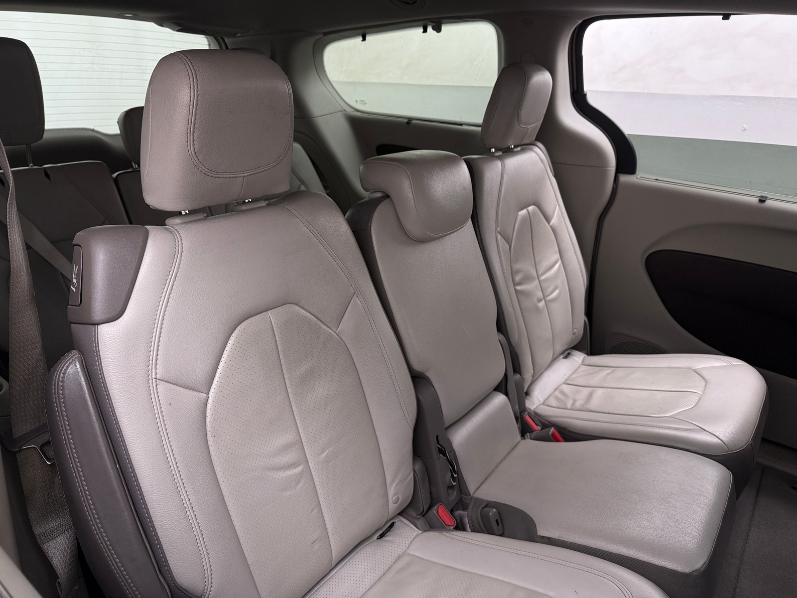 Thumbnail: 2018 Chrysler Pacifica - 5