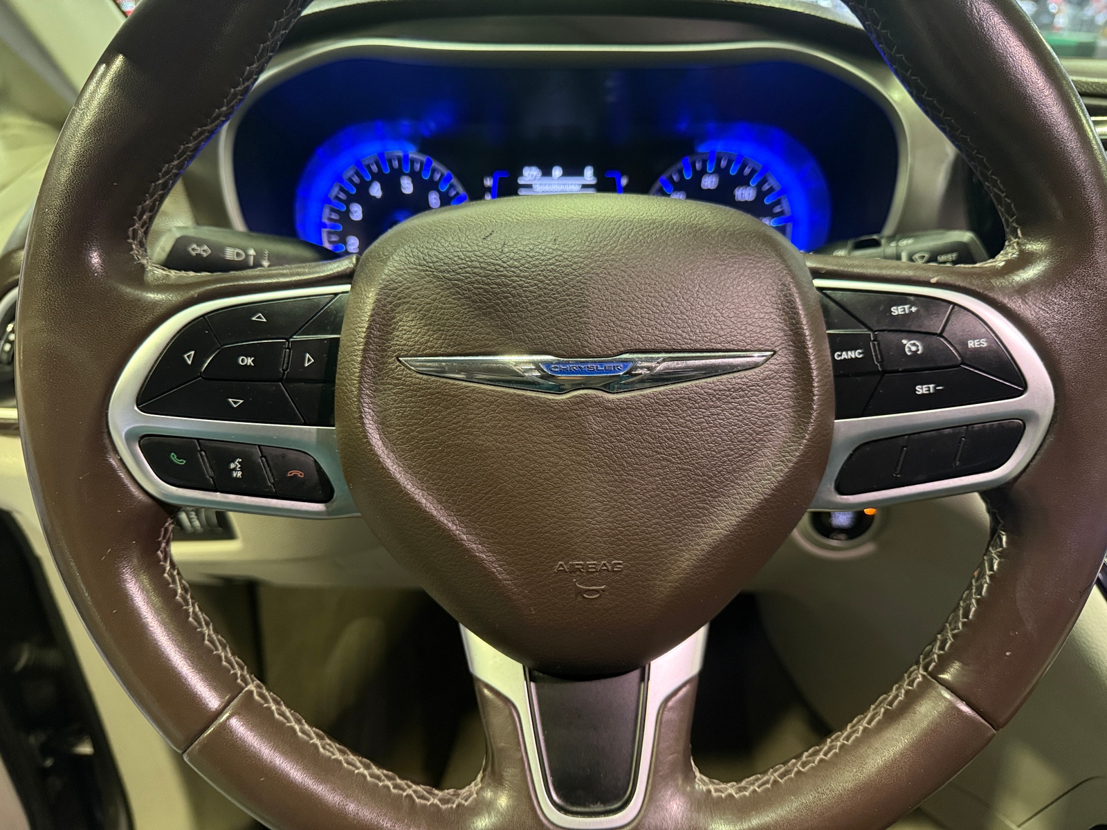Thumbnail: 2018 Chrysler Pacifica - 4