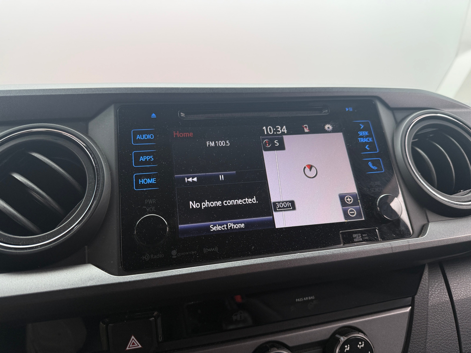 Thumbnail: 2018 Toyota Tacoma - 4