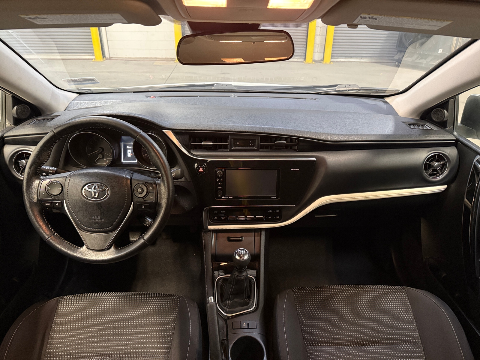 Thumbnail: 2017 Toyota Corolla iM - 3