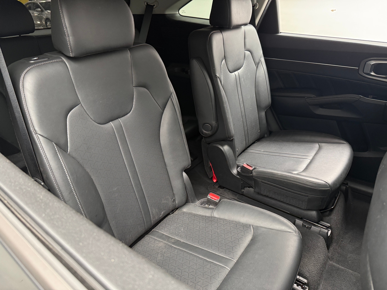 Thumbnail: 2023 Kia Sorento - 5