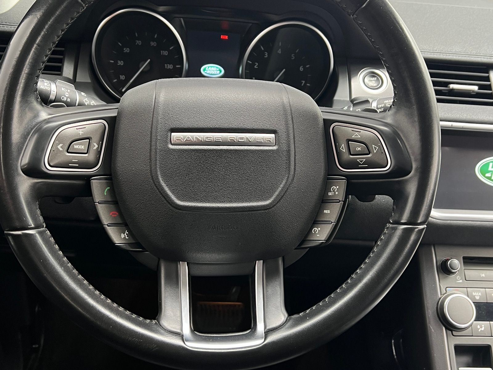 Thumbnail: 2018 Land Rover Range Rover Evoque - 4