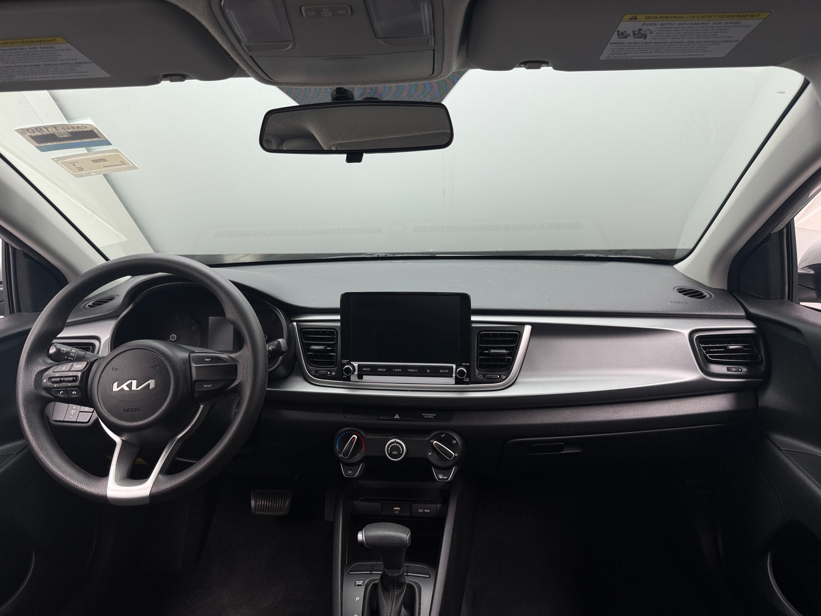 Thumbnail: 2023 Kia Rio - 3