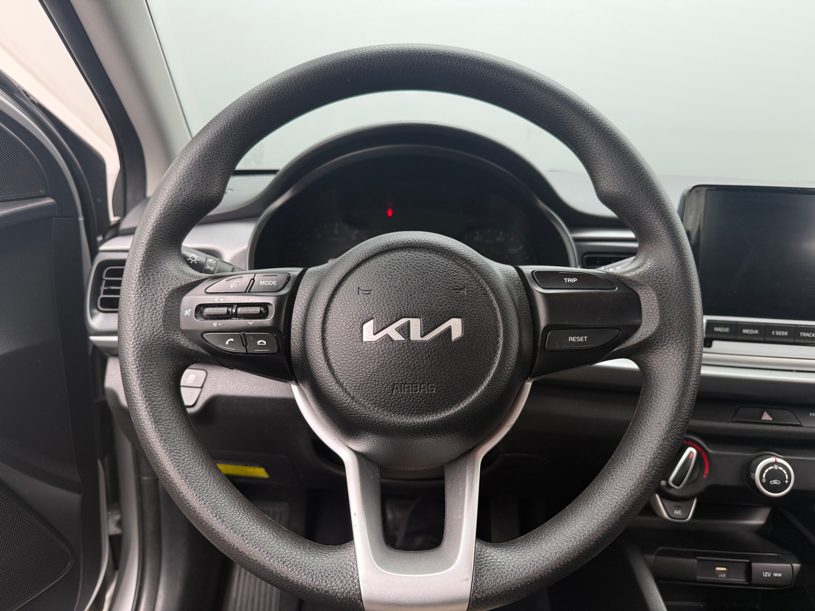 Thumbnail: 2023 Kia Rio - 5