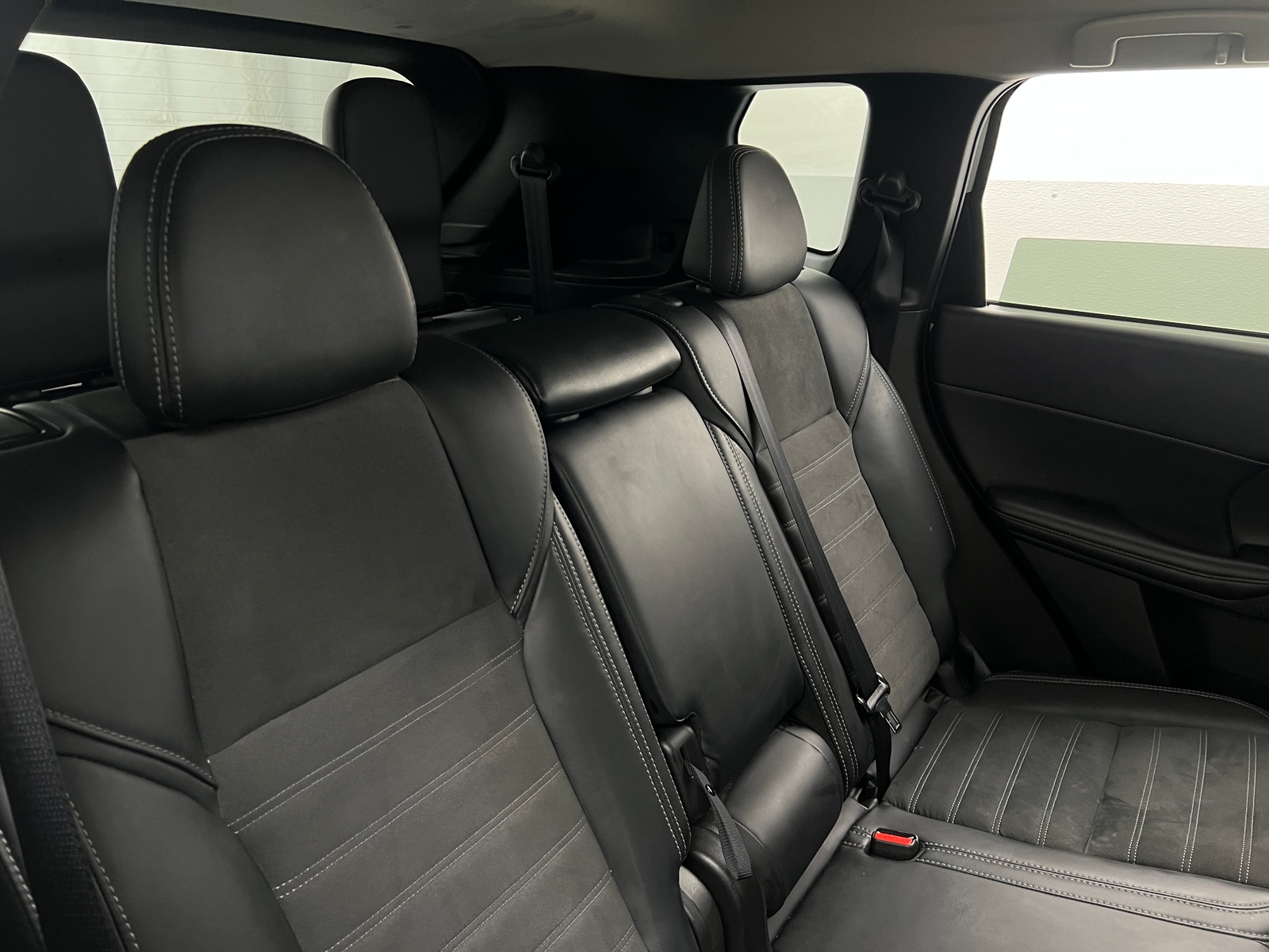 Thumbnail: 2025 Mitsubishi Outlander - 5