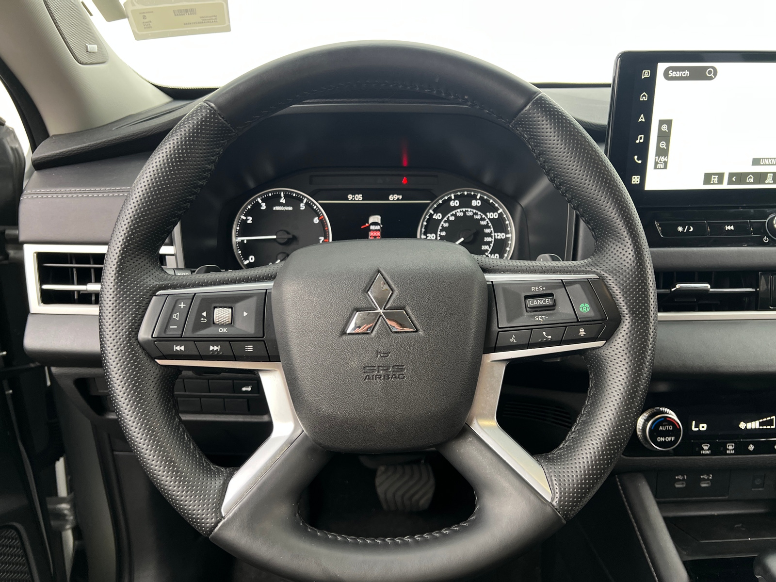 Thumbnail: 2025 Mitsubishi Outlander - 4