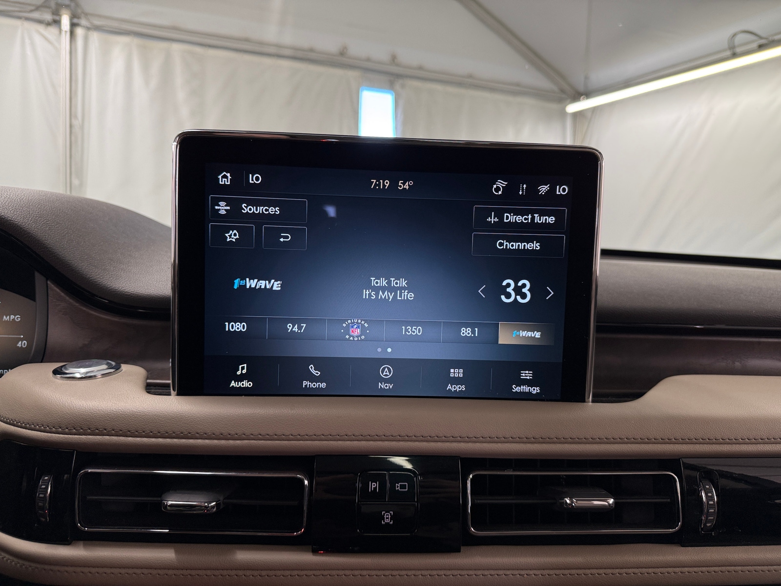 Thumbnail: 2022 Lincoln Aviator - 3