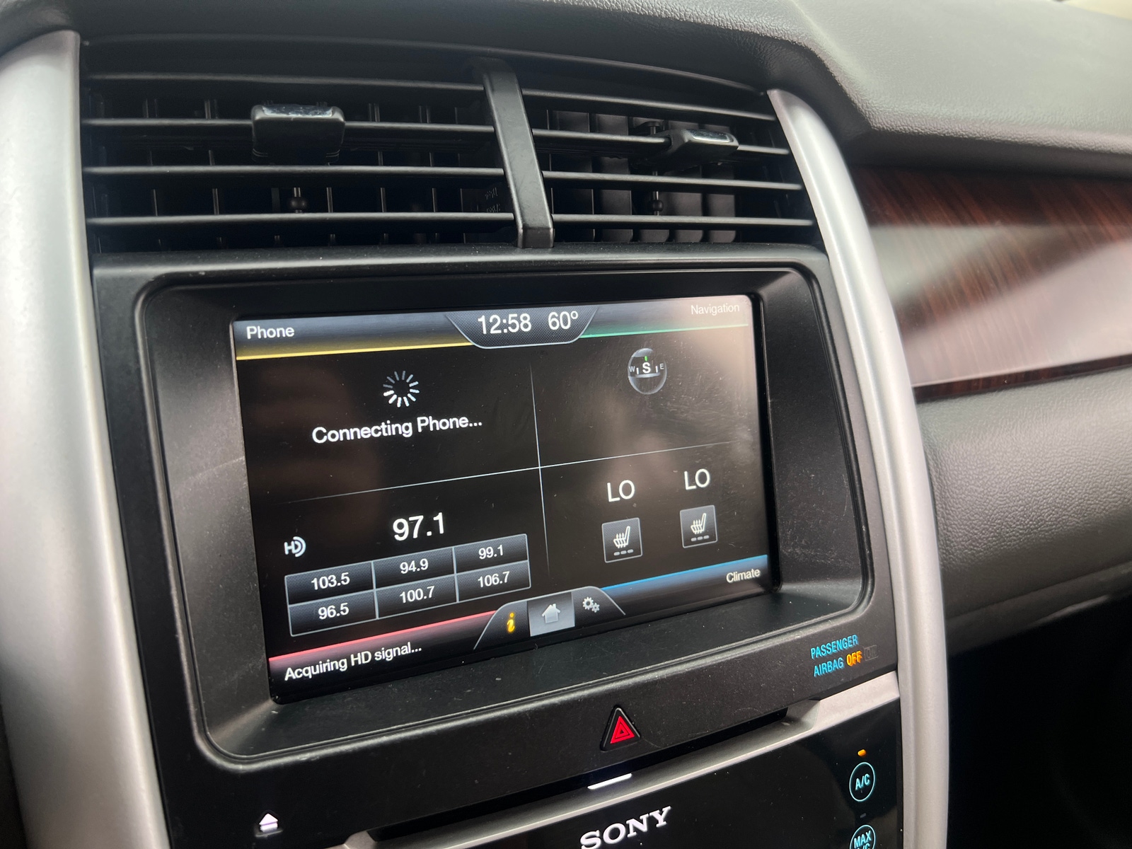Thumbnail: 2014 Ford Edge - 3