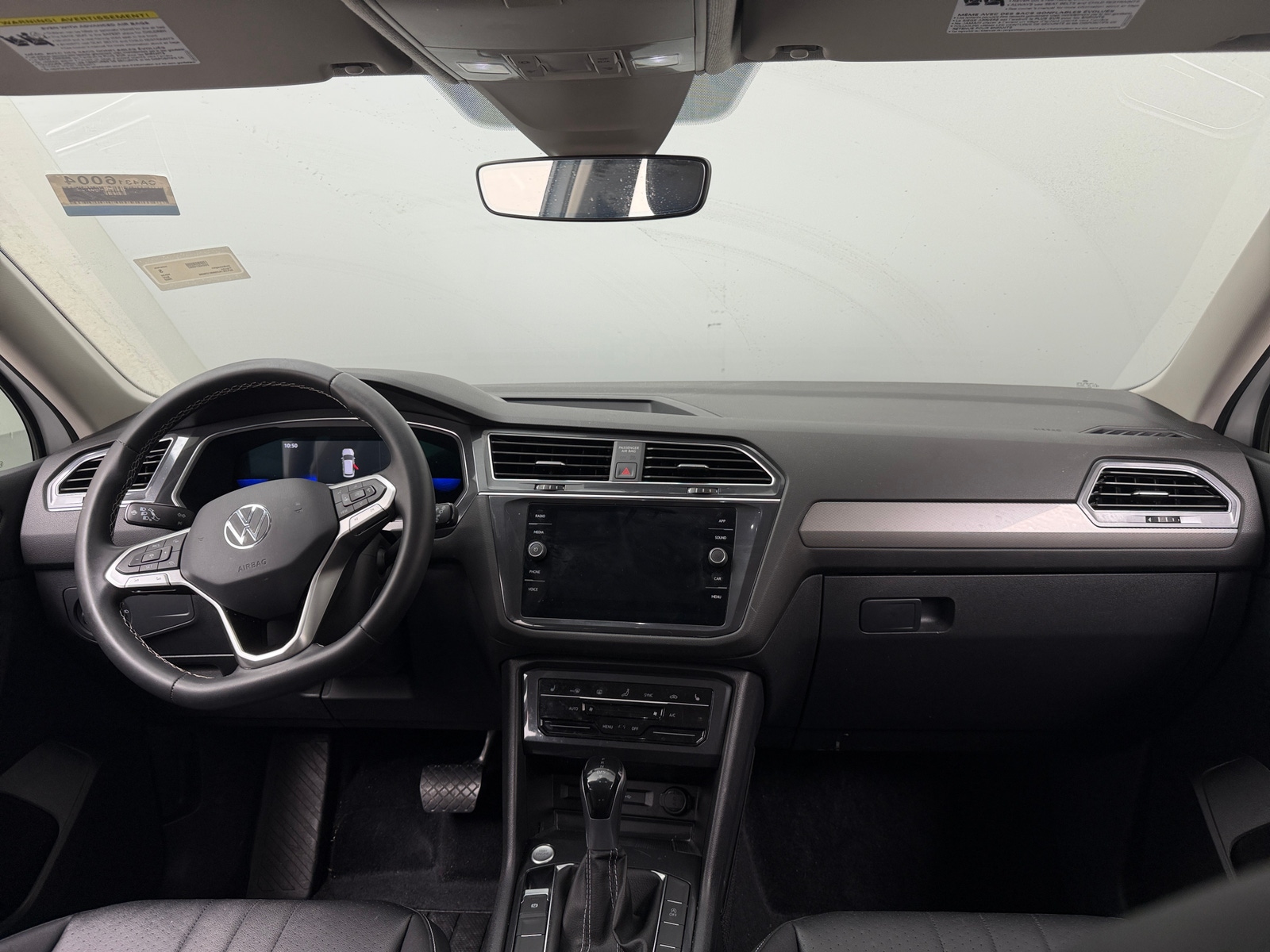 Thumbnail: 2022 Volkswagen Tiguan - 2