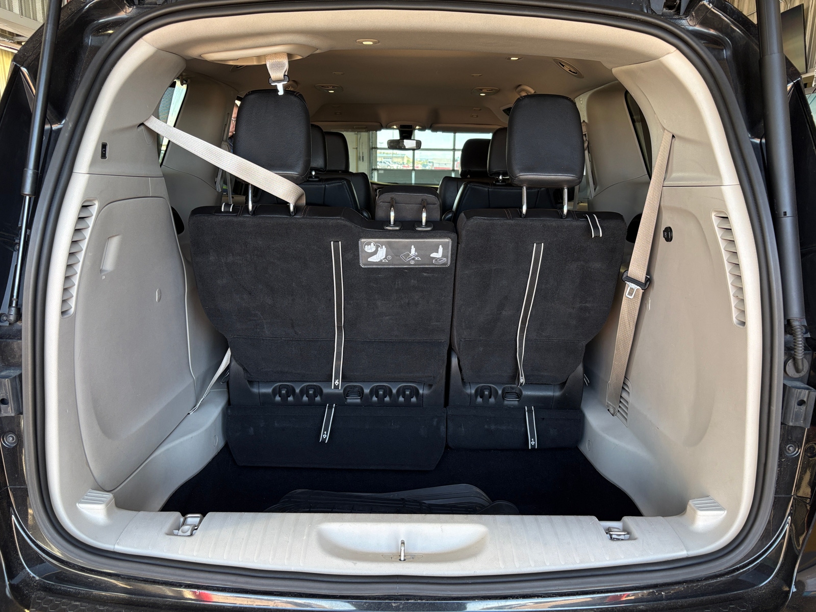 Thumbnail: 2019 Chrysler Pacifica - 6