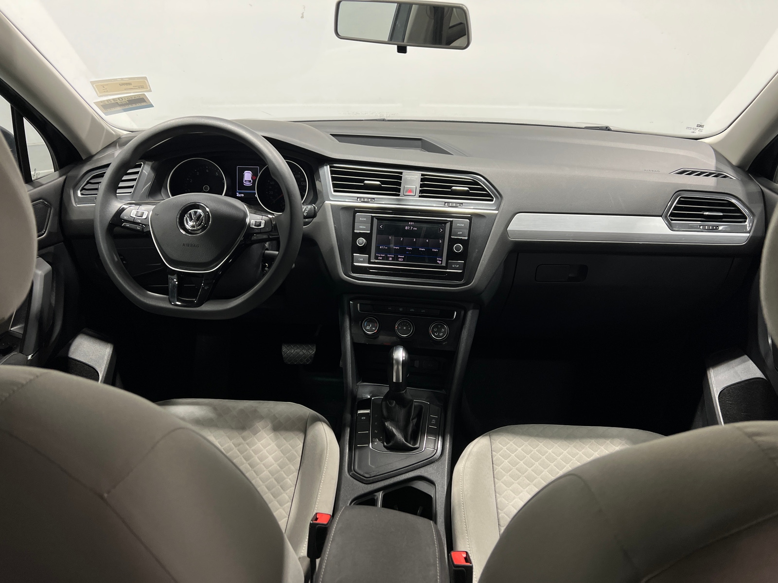 Thumbnail: 2018 Volkswagen Tiguan - 3