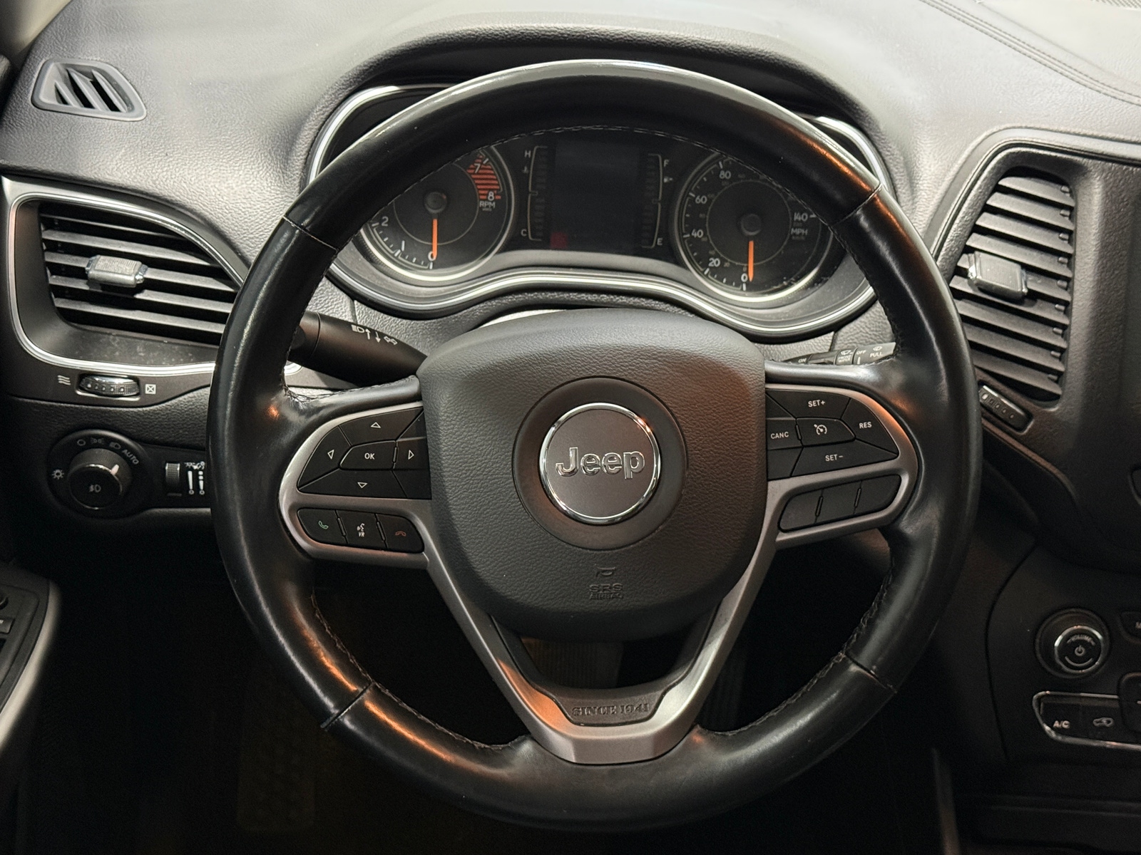 Thumbnail: 2021 Jeep Cherokee - 4