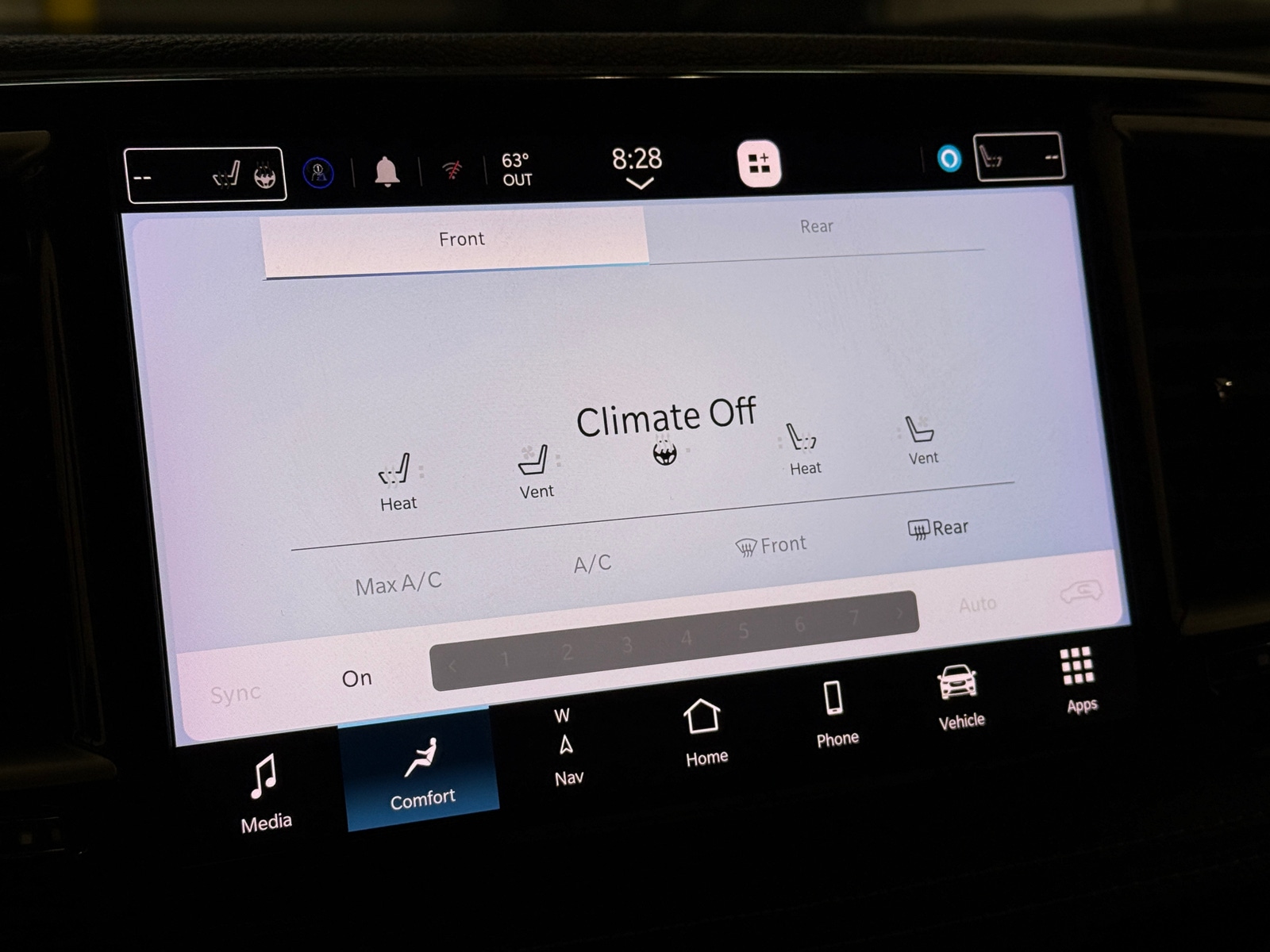 Thumbnail: 2023 Chrysler Pacifica - 3