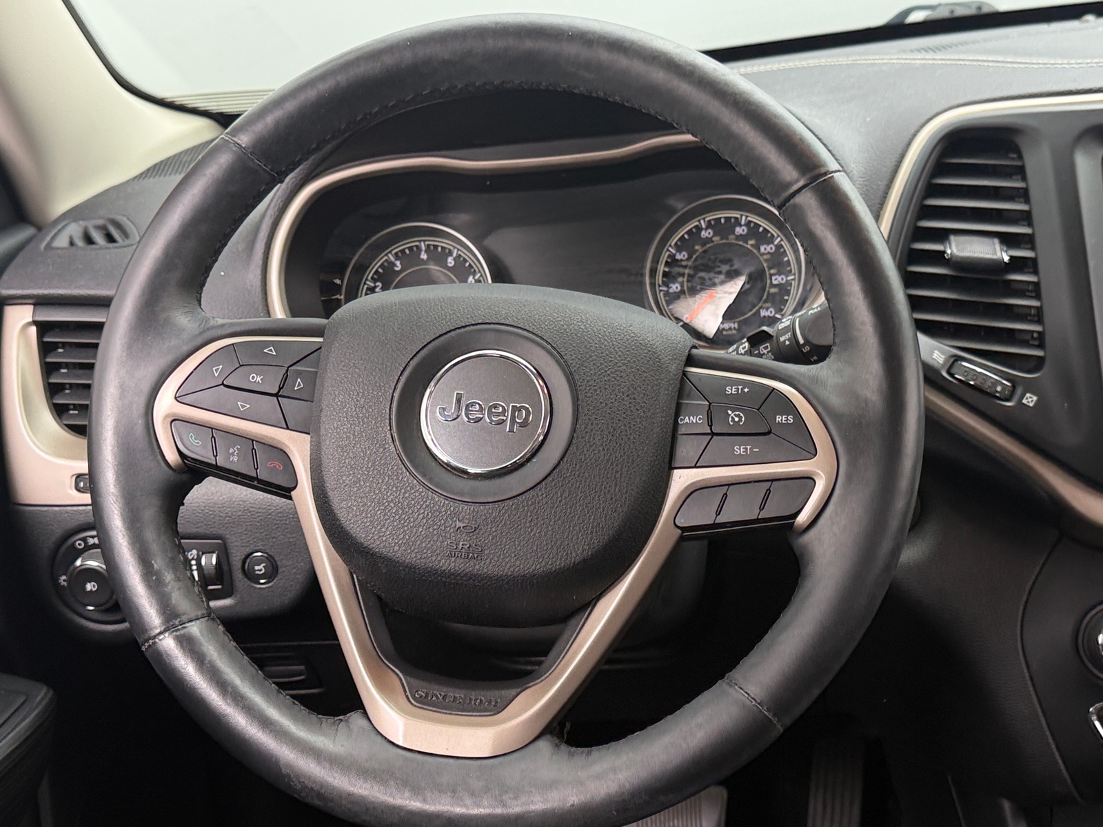 Thumbnail: 2015 Jeep Cherokee - 4