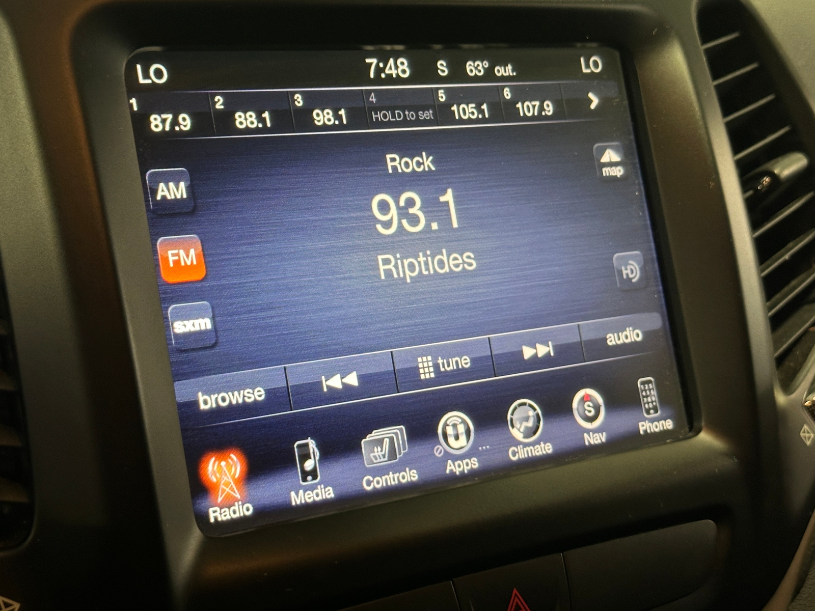 Thumbnail: 2015 Jeep Cherokee - 3